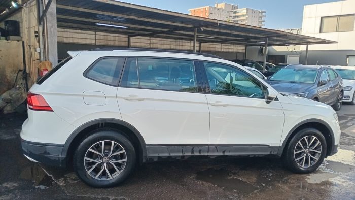 VOLKSWAGEN TIGUAN 1.4 TSI TRENDLINE MT 2019 OOJF13 - Imagen 2