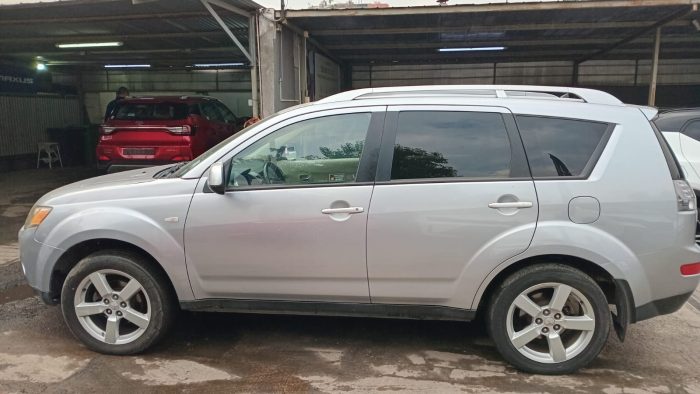 MITSUBISHI OUTLANDER K2 3.0 AT 4X4 2010 OOXZ38
