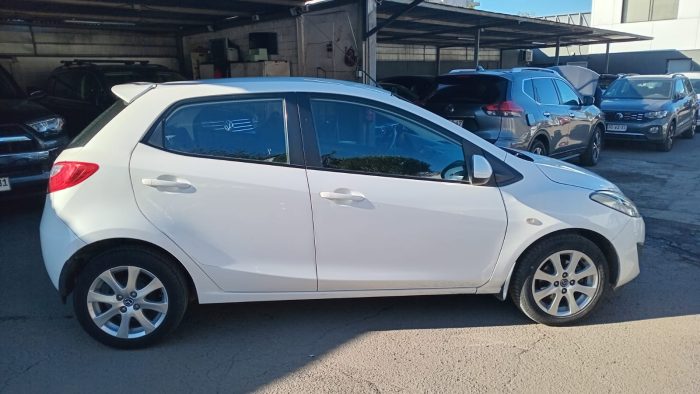 MAZDA 2 SPORT 1.5 AT 2015 OOBW23 - Imagen 2