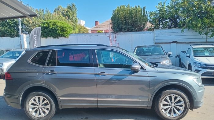 VOLKSWAGEN TIGUAN 1.4 TSI COMFORTLINE AT 2018 OOWP87 - Imagen 2