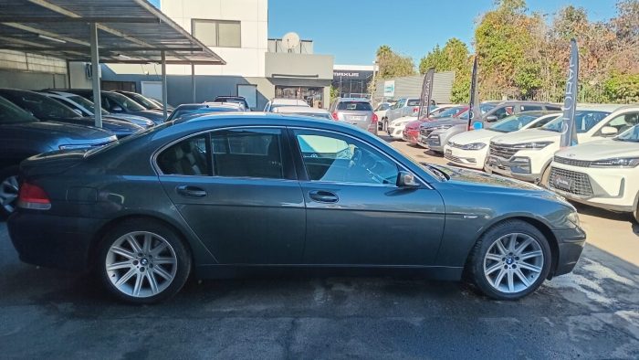 BMW 745 IA 2004 OO24 - Imagen 2