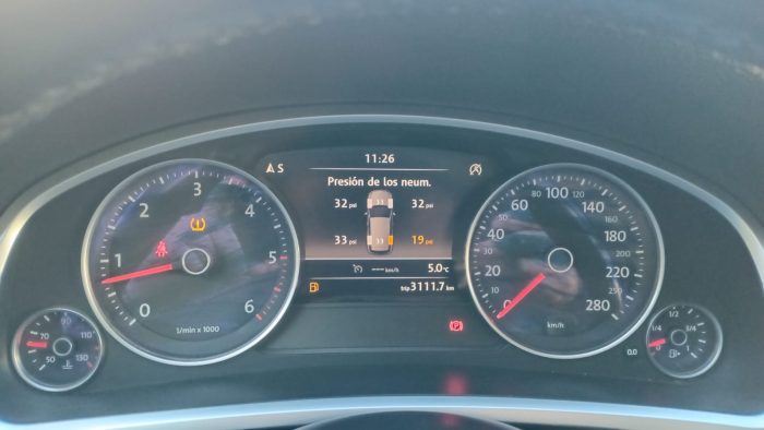 VOLKSWAGEN TOUAREG 3.0 TDI 4X4 AT 2017 OOJS66 - Imagen 5