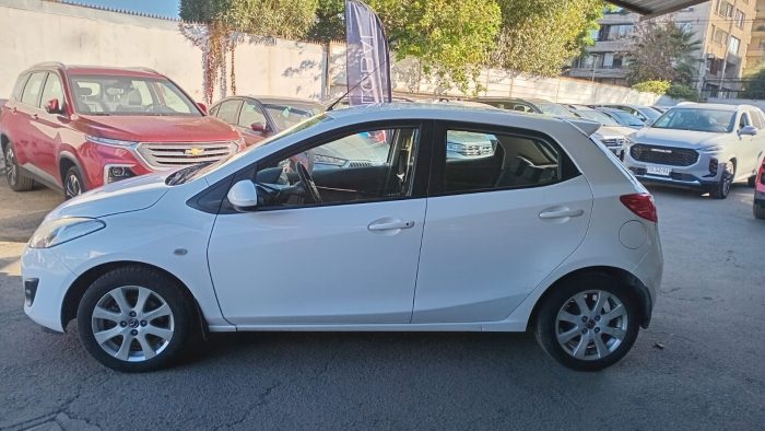 MAZDA 2 SPORT 1.5 AT 2015 OOBW23