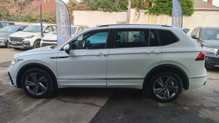 VOLKSWAGEN TIGUAN 2.0 AT R-LINE 4 MOTION 2023 OODV14