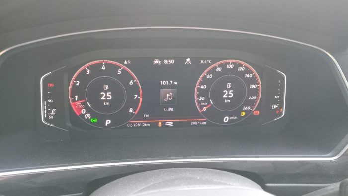 VOLKSWAGEN TIGUAN 2.0 AT R-LINE 4 MOTION 2023 OODV14 - Imagen 5