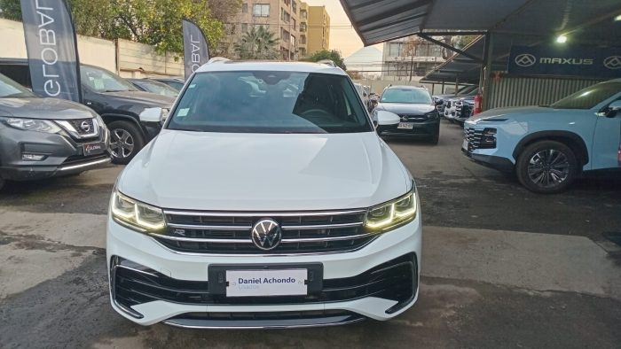 VOLKSWAGEN TIGUAN 2.0 AT R-LINE 4 MOTION 2023 OODV14 - Imagen 3