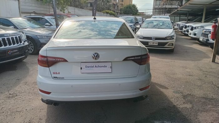 VOLKSWAGEN JETTA GLI 2.0 TSI AT 2020 OOBT75 - Imagen 4