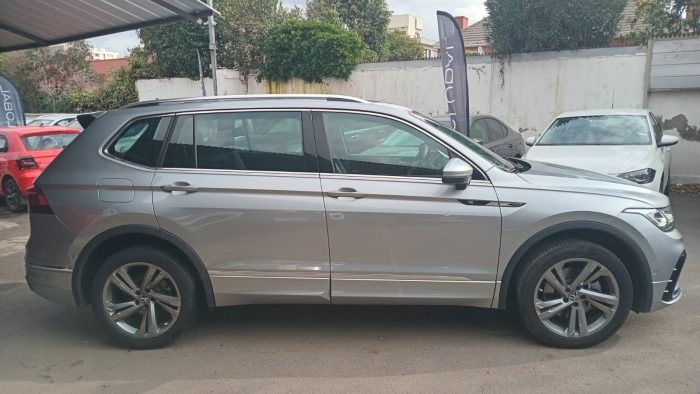 VOLKSWAGEN TIGUAN 2.0 AT  R LINE 2023 OOTT77 - Imagen 2