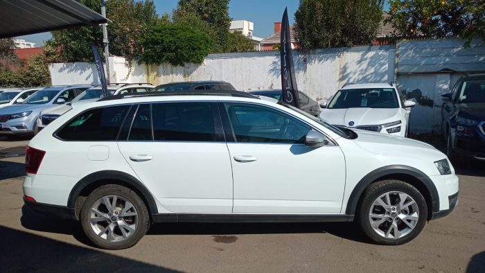 SKODA OCTAVIA SCOUT 1.8 TSI 4X4 AT 2017 OOWP83 - Imagen 2