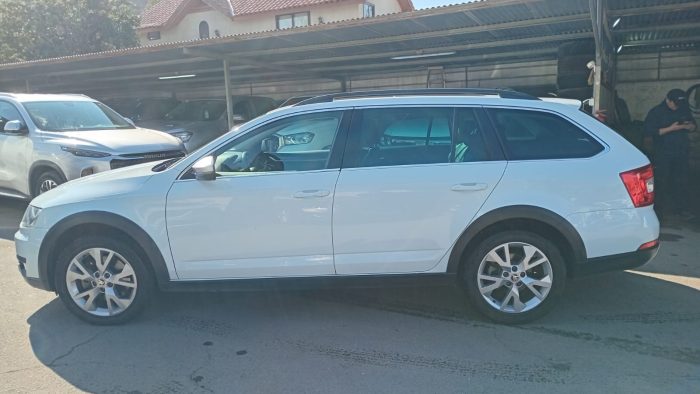 SKODA OCTAVIA SCOUT 1.8 TSI 4X4 AT 2017 OOWP83