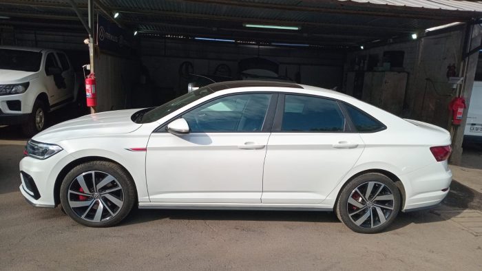 VOLKSWAGEN JETTA GLI 2.0 TSI AT 2020 OOBT75