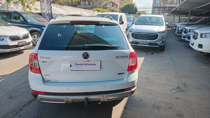 SKODA OCTAVIA SCOUT 1.8 TSI 4X4 AT 2017 OOWP83 - Imagen 4
