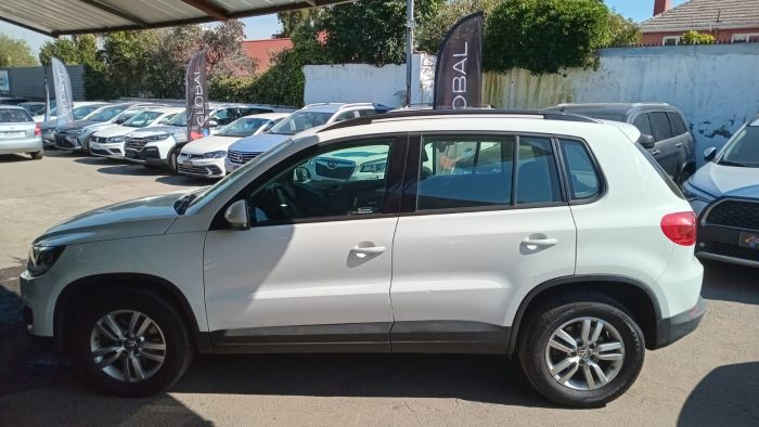 VOLKSWAGEN TIGUAN 2.0 AT 4X4 2017 OOFL43
