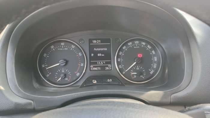 SKODA FABIA 1.2 TSI AMBIENTE MT 2015 OOXV69 - Imagen 5
