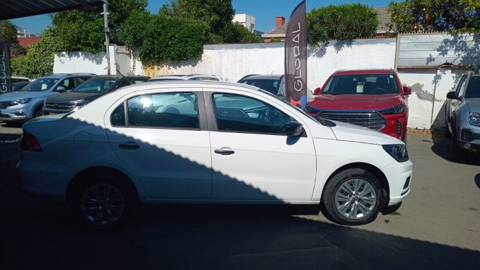 VOLKSWAGEN VOYAGE 1.6 COMFORTLINE MT 2023 OOJH28 - Imagen 4